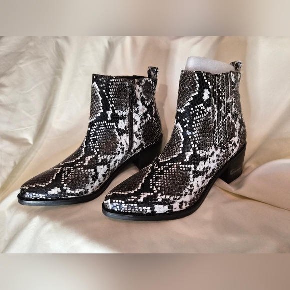 NIB Aqua College Karlie Womens Waterproof ECO LEATHER Booties Brown Snake  7M - Picture 6 of 10